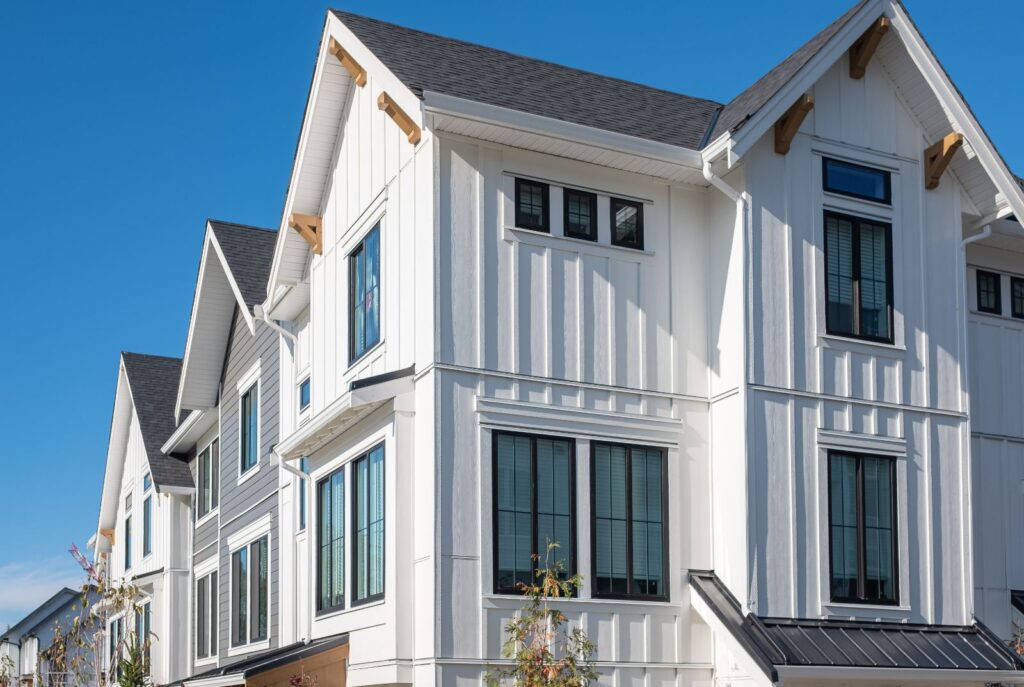 Fachadas de casas residenciales modernas